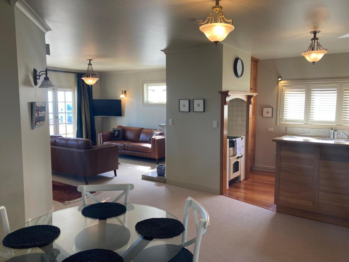 Beachfront Villa Нейпиър Екстериор снимка